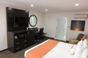 هتل Pavilion Inn