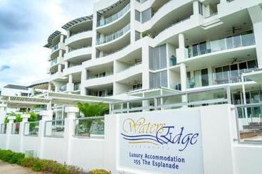 هتل Waters Edge Apartment Cairns