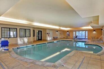 هتل آپارتمان Homewood Suites Reno