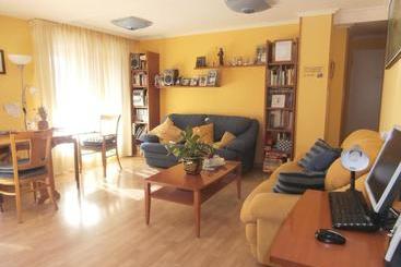 هتل Hostal El Volante