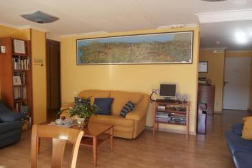 هتل Hostal El Volante