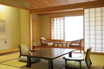 هتل Yugawara Onsen Kawasegien Isuzu