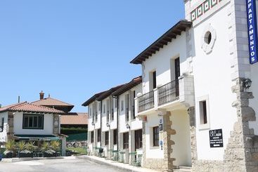 Apartamentos El Cardeo