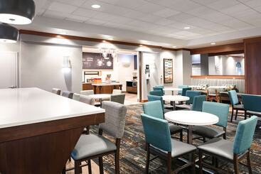 هتل Hampton Inn Council Bluffs