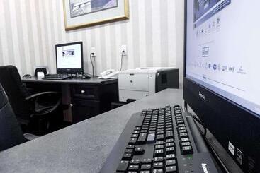 ホテル Hampton Inn & Suites By Hilton Edmonton Intl Airport