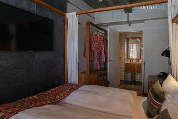 هتل Manon Les Suites Guldsmeden