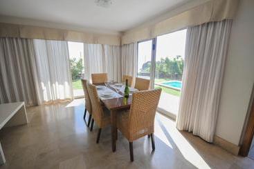 Sun Bay Villas