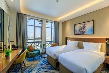 S19 Hotel Al Jaddaf Metro Station