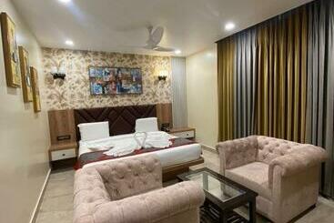 Отель Rds Ramada