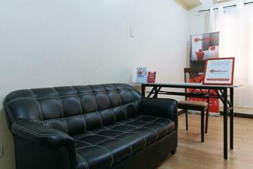 בית מלון כפרי Reddoorz @ Jolly Orange Paranaque