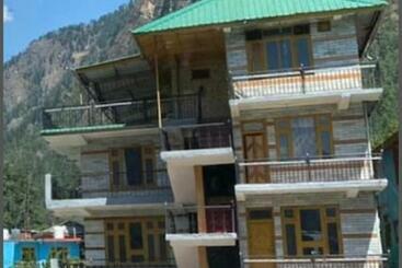 هتل Westeros Kasol