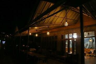هتل Westeros Kasol
