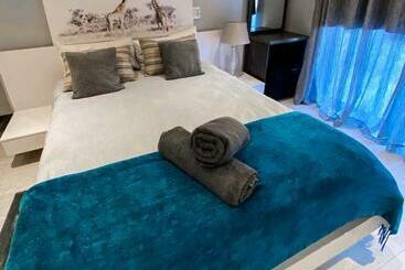 پانسیون The Penthouse
