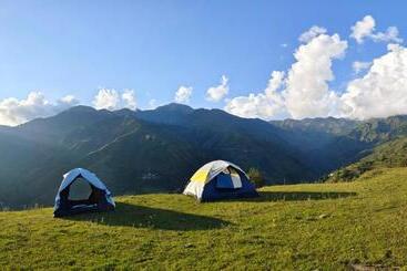 אתר נופש Chakrata Green And Camping