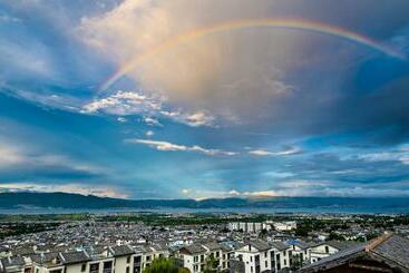 大理悦山海酒店