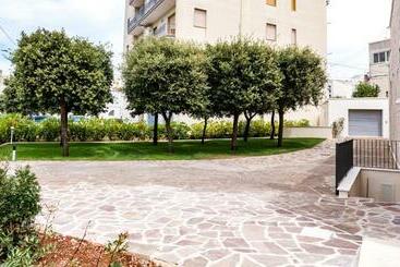 تختخواب و صبحانه Villa Aurelia Suites And Apartments