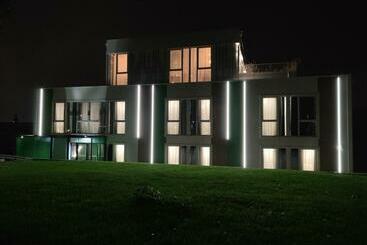 Joy 5 Hotel & Spa