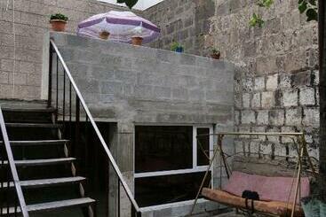 پانسیون Guest House Kumayri