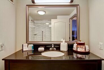 فندق Hampton Inn By Hilton Toronto Airport Corporate Centre