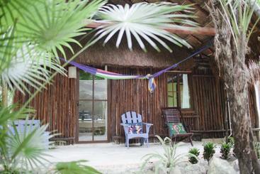 هتل Hemingway Romantic Ecoresort