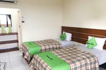 هتل Bamboe Inn 2 Homestay