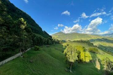 هتل Gulupa Ecolodge