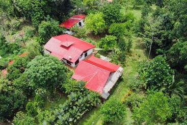 هاستل Casa Blossom   Beach Paradise Retreat, Fully Equipped, Holiday Home