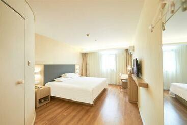 酒店 Hanting  Wuhan Xudong Street