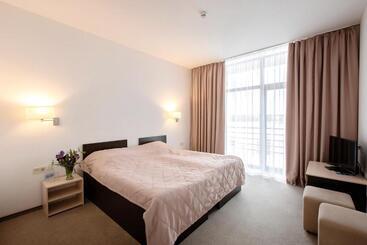 Отель Ostrov River Club