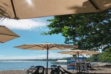 Reddoorz Plus @ Gracey Dive Resort Dumaguete