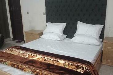Hill Top Hotel, Shogran