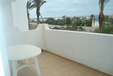 Apt On The Ground Floor, With A Large Terrace, Two Bedrooms And Ac - Playas de Vera