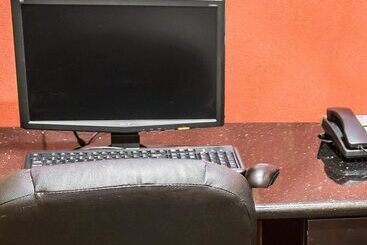 Отель Sleep Inn & Suites University