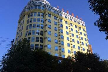هتل 7 Days Premium Xingyi Airport Branch