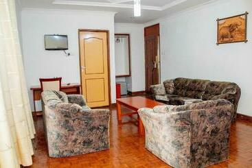 هاستل Karibu Heritage House
