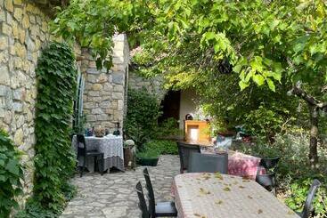 ペンション Oustal Du Pic Saint Loup