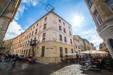 ホテル Optima Collection Medievale Lviv