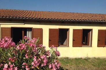 茅舍 Agriturismo Sa Murta In Sennariolo Oristano