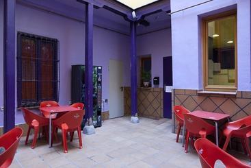 La Posada De Huertas   Hostel