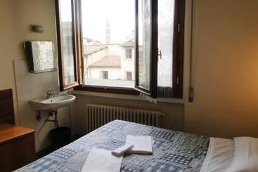 Pensión Ottaviani