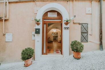 تختخواب و صبحانه La Casa Di Achille