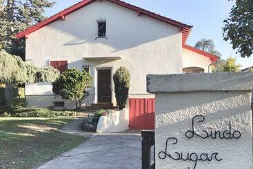 住宿加早餐  Lindo Lugar   Just A 7 Minute Walk From The Airport