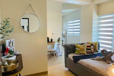 2 Br Corner Executive Suite At Lafayette Park Square Megaworld Blvd Unit 5h
