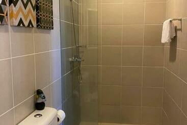 2 Br Corner Executive Suite At Lafayette Park Square Megaworld Blvd Unit 5h