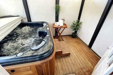 پانسیون Cozy 1br Stay In Taupo Central