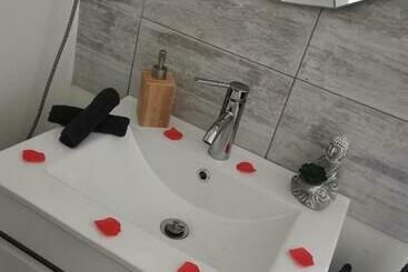 تختخواب و صبحانه Jacuhomespa13