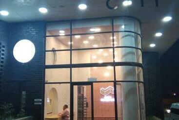 בית מלון כפרי Maboneng City Building Free Wifi And Swimming Pool