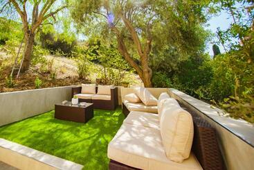 Pater Meus Suites
