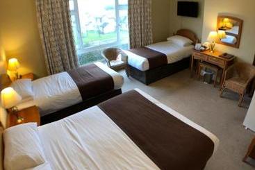 تختخواب و صبحانه Beach Haven Accommodations