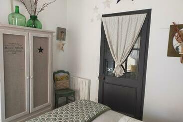 تختخواب و صبحانه Agréable Chambre Cosy